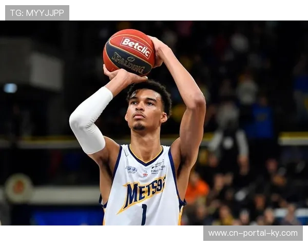 马刺文班亚马高位策应 结合外线射手群构建进攻体系